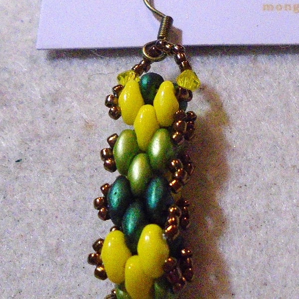 Brickwork-pattern bead earrings (customisable)