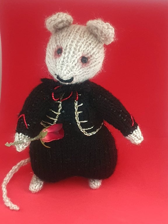 Hand Knitted Mouse- Gee