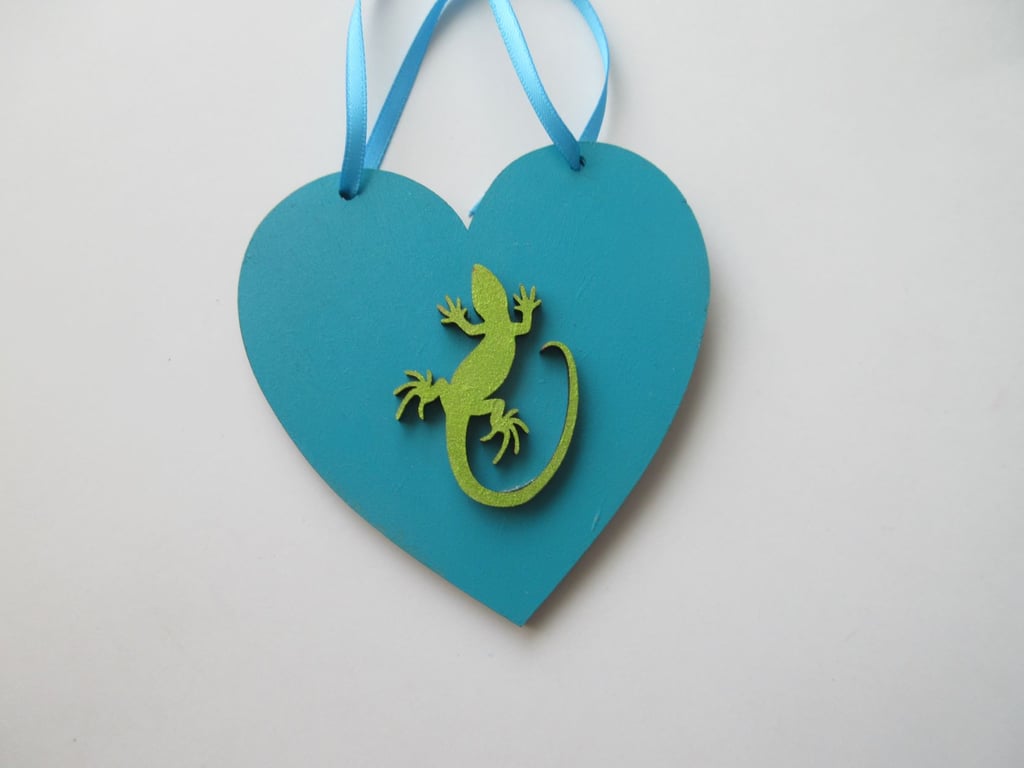 Lizard Reptile Newt Hanging Decoration Heart White Lime Green