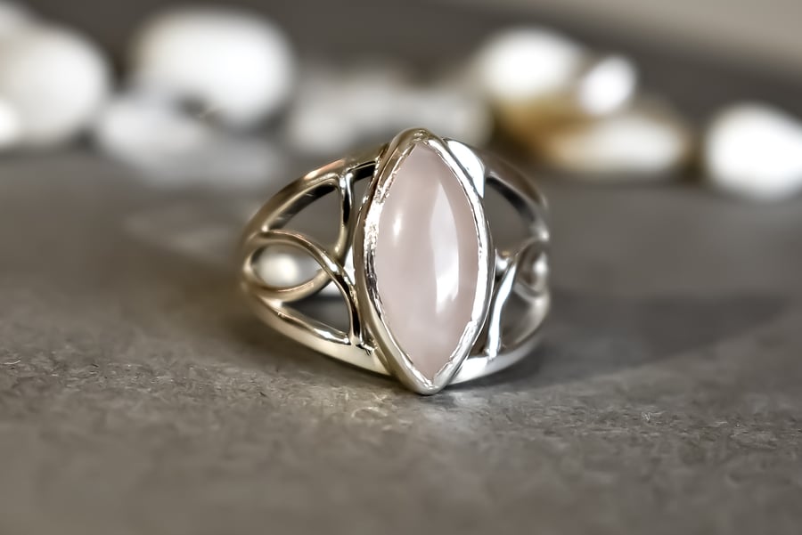 Rose Quartz Ring, Argentium Silver Ring, Rosequartz Statement Ring