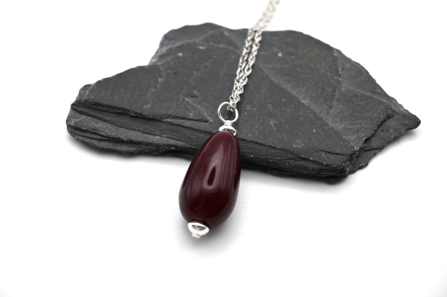 dark red lampwork glass teardrop pendant necklace