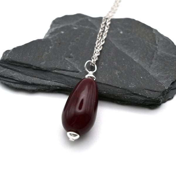dark red lampwork glass teardrop pendant necklace