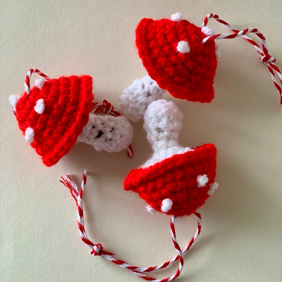 Crochet hanging mushrooms, Christmas decorations, set of 3 tree decorations 