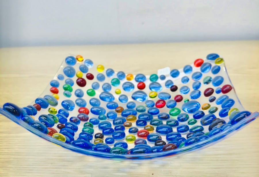 Decorative and original fused glass dish 