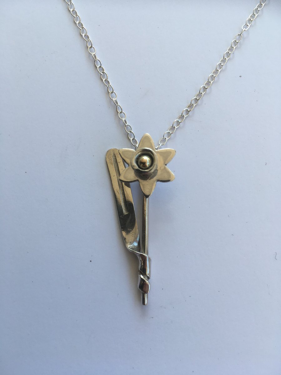 Sterling Silver & 9ct Gold Dainty Daffodil Pendant 