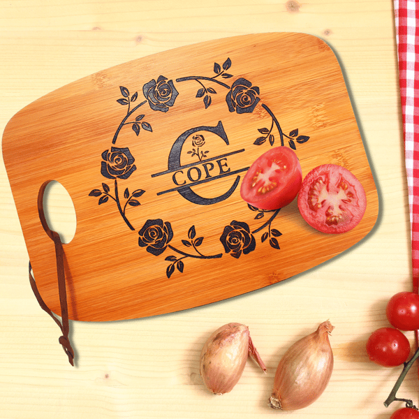 https://imagedelivery.net/0ObHXyjKhN5YJrtuYFSvjQ/i-7225cb65-593b-4d91-a368-e8d9458b688c-bamboo-chopping-board-customised-with-pyrography-flowers--name-the-sloths-cavern/shopitem