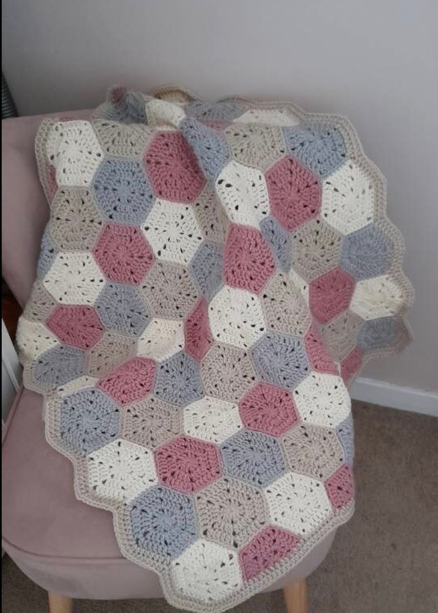 Hexagon crochet baby blanket
