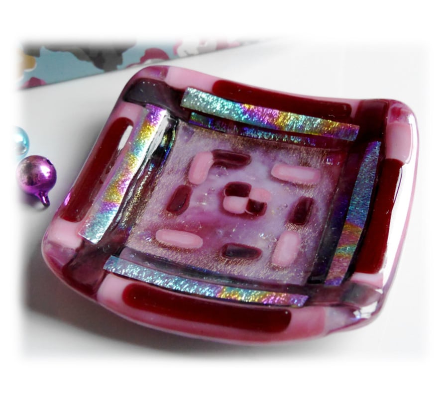 Fused Glass Trinket Dish 9cm Plum Dichroic Bordered 013