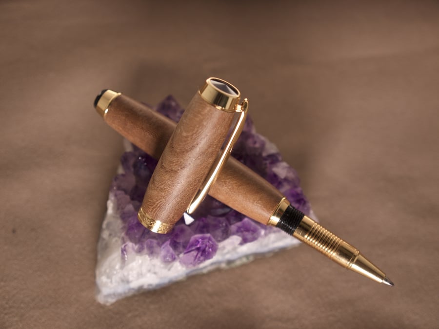 Hand crafted wood pen made with silver birch wood, hand made on Orkney R7,3