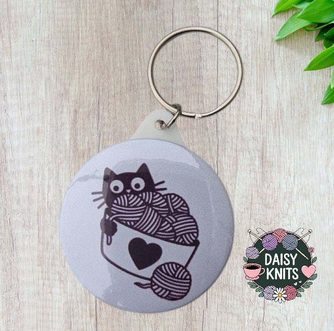 Cat Keyring Peeking From  Yarn Basket – Perfect Gift for Knitters and Crocheter