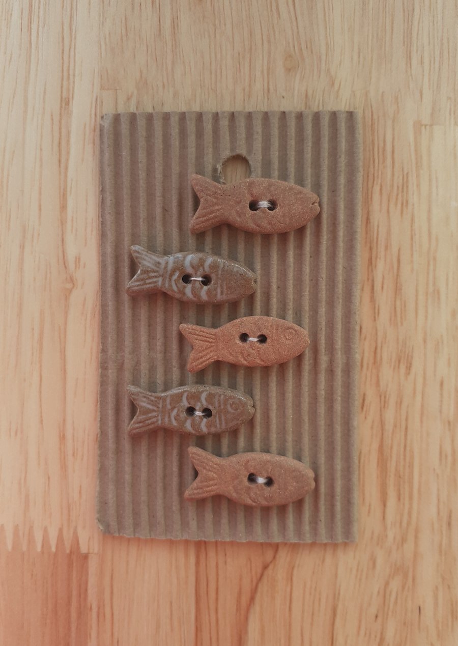 Set of 5 ceramic fish buttons