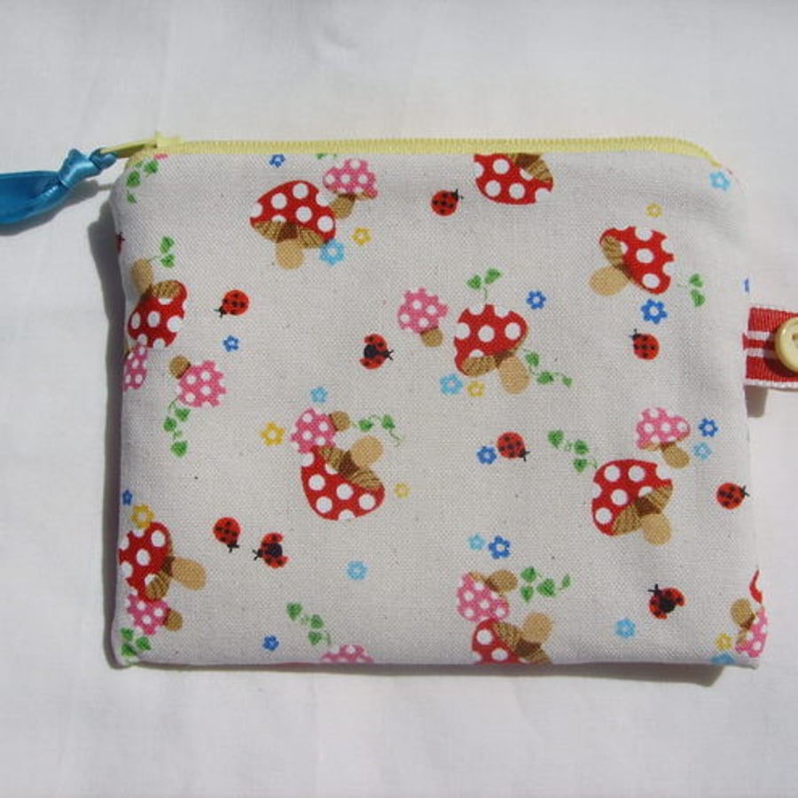Little mushroom coin purse