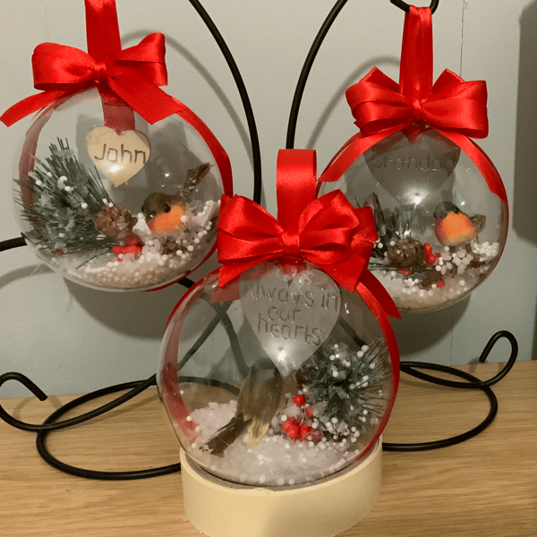 Robin Remembrance Bauble – Handcrafted Personal Memory Keepsake