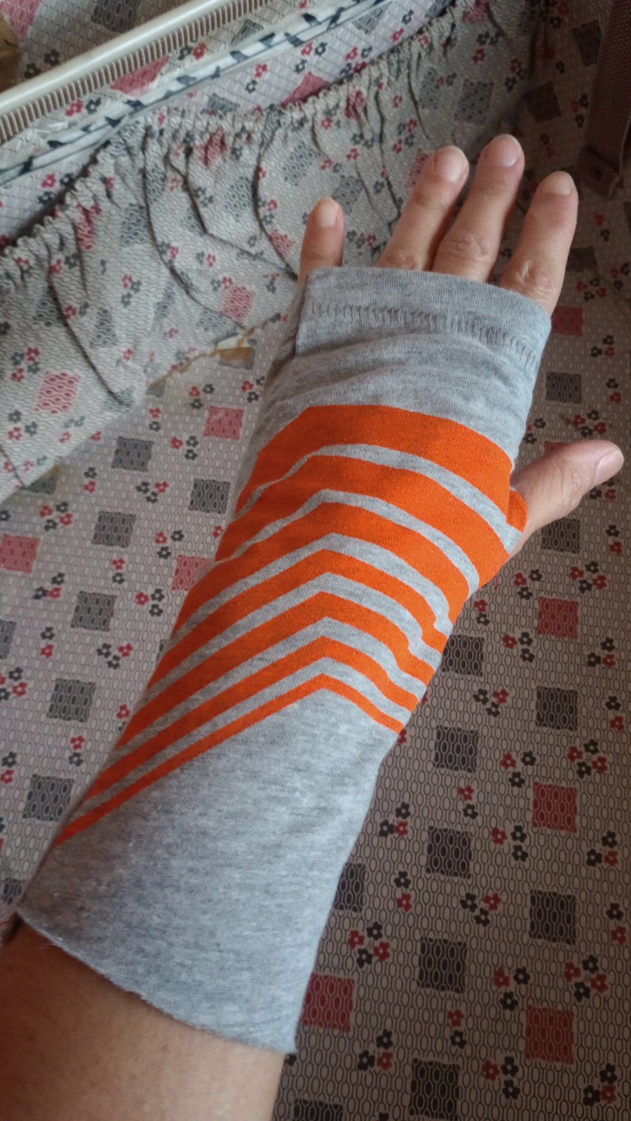 Orange Neon Print T-Shirt Jersey Wrist Warmers