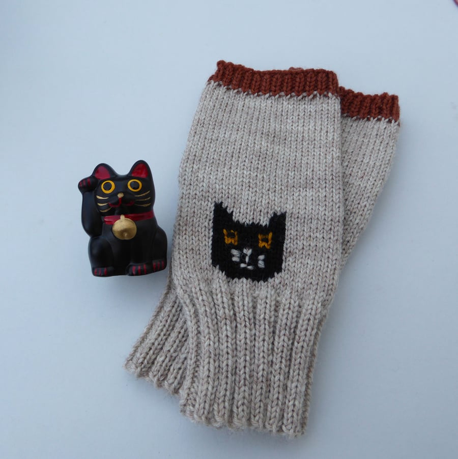 Fingerless Gloves with cute black cat, knitted oatmeal wrist warmers