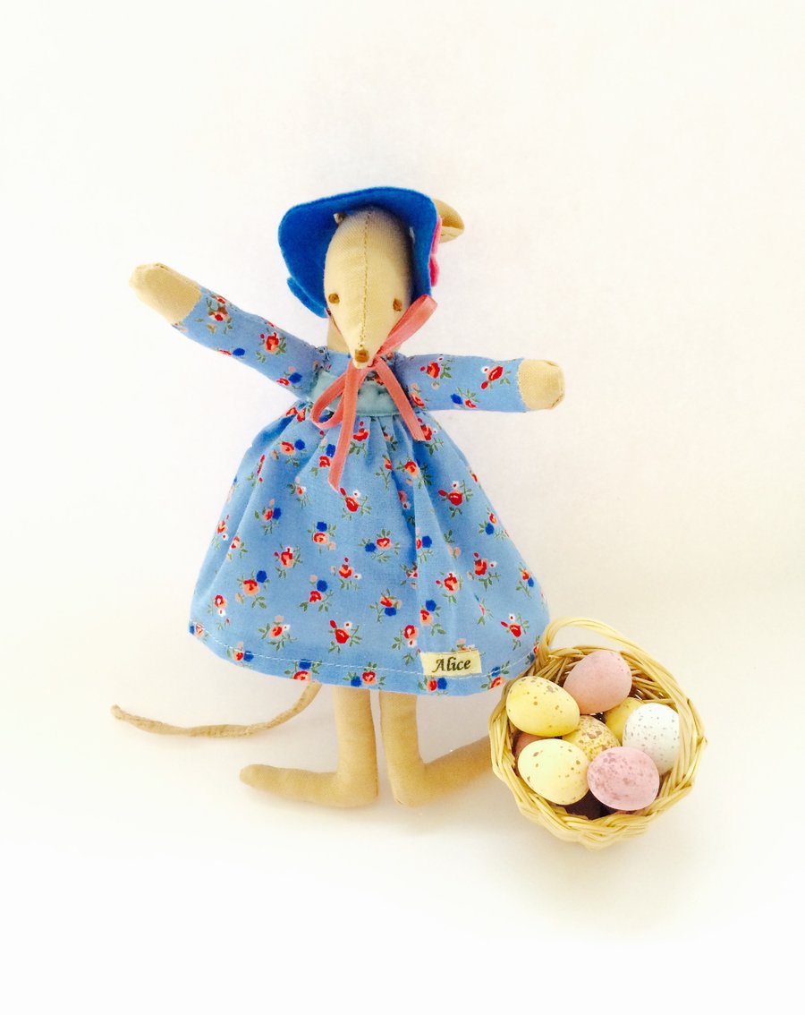 Easter bonnet mouse - Alice