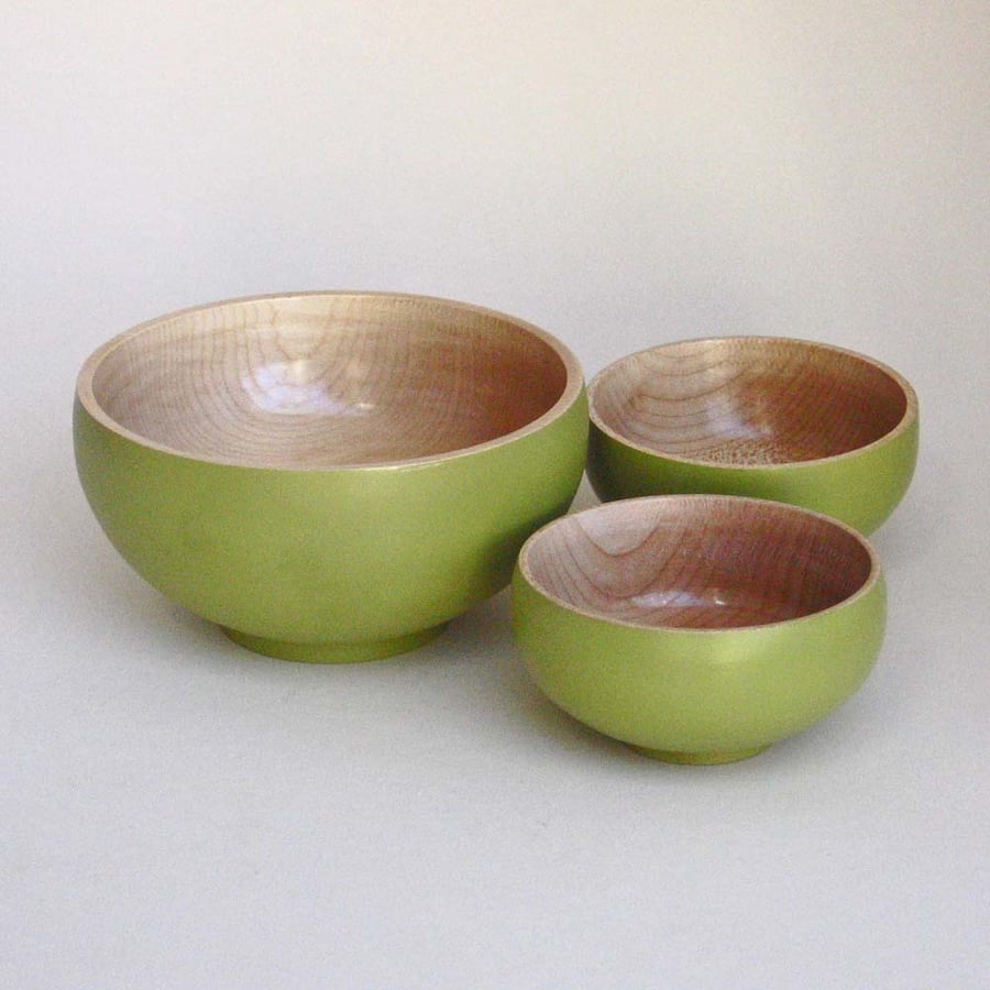 A set of lacquered bowls