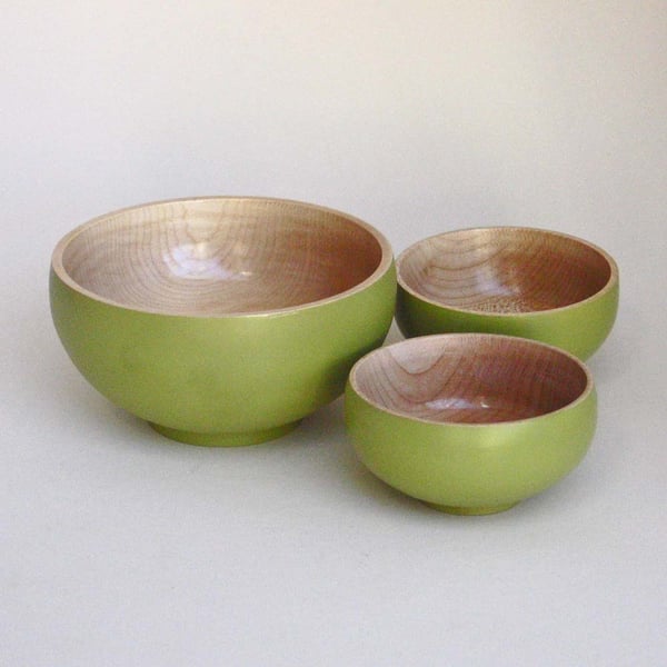 A set of lacquered bowls