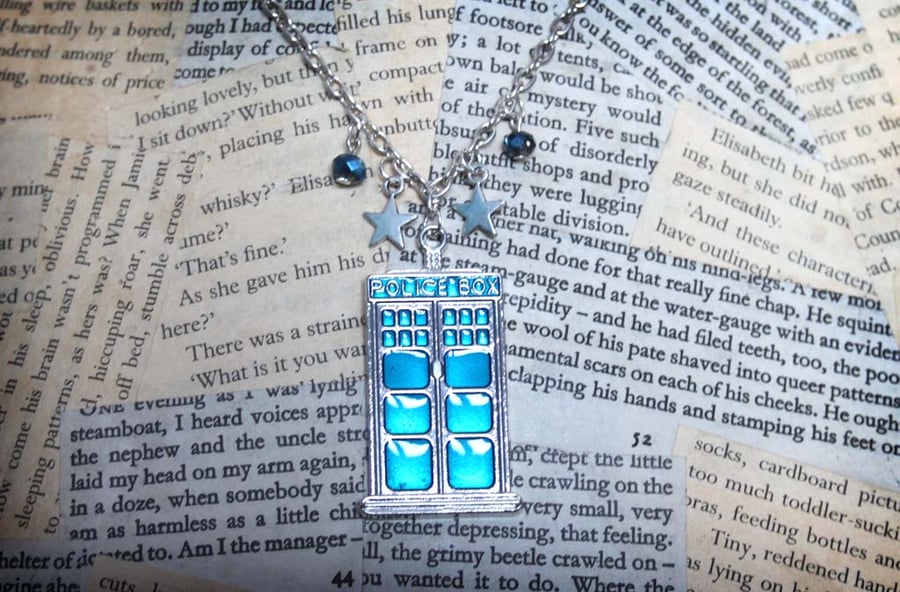 Doctor Who Tardis Poilce Box Silver Necklace