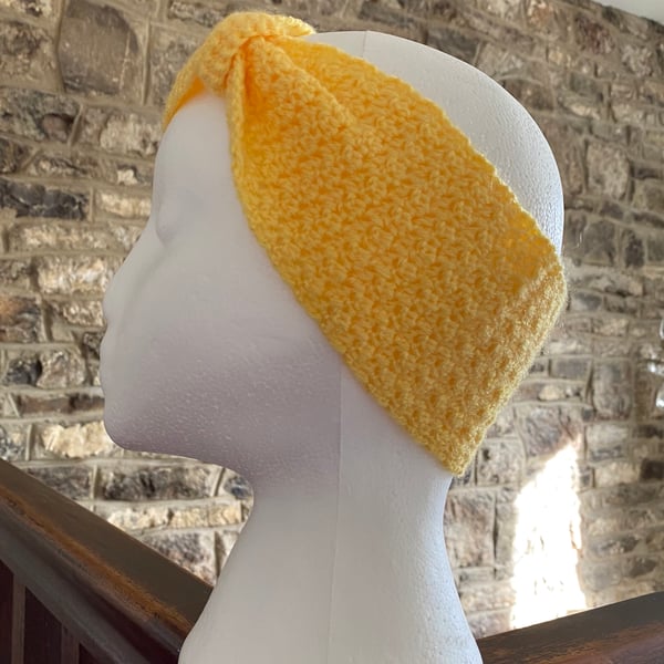 Women's ear warmer in yellow 