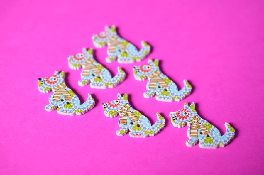 Wooden Dog Buttons Blue,Green & White Flowers 6pk 30x20mm Puppy (DG18)