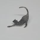 Bowing cat brooch or tie pin