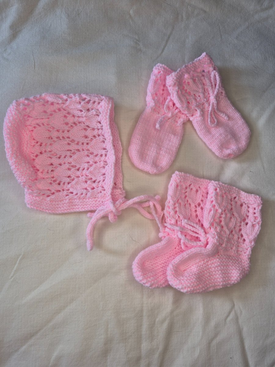Traditional baby bonnet, booties and mitts