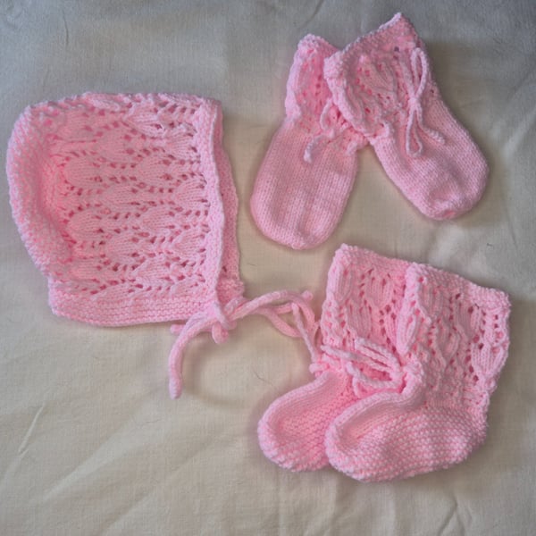 Traditional baby bonnet, booties and mitts