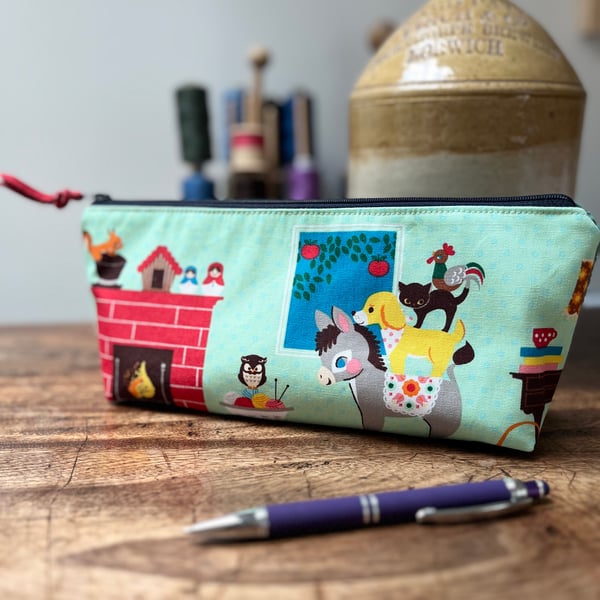 Animal pencil case pouch with green corduroy - Town Musicians of Bremen