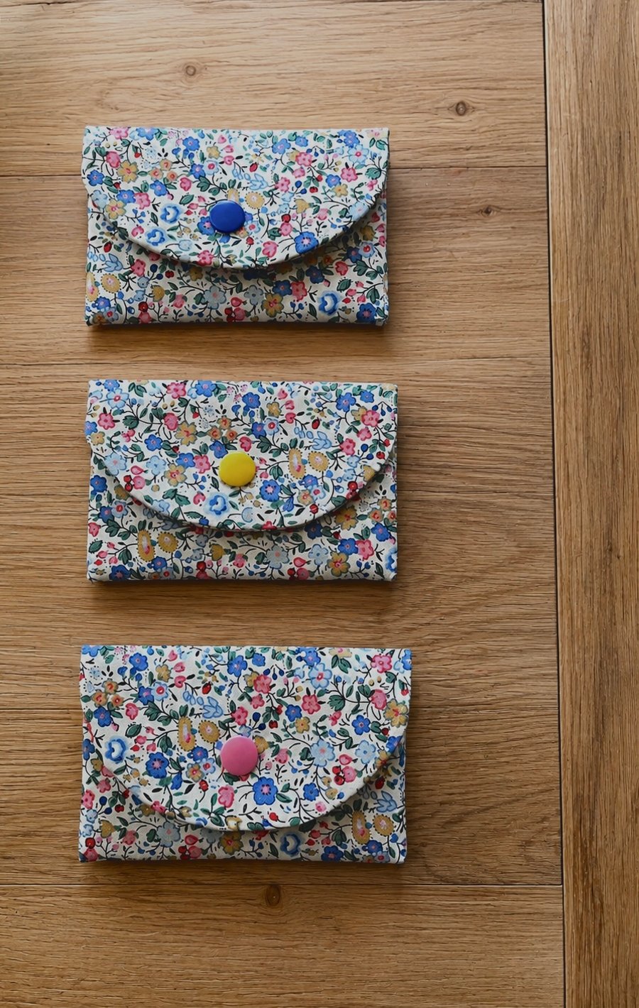 Cute Little Floral Coin Purse Card Car Key Dog Poo Bags EarPods Business Card 