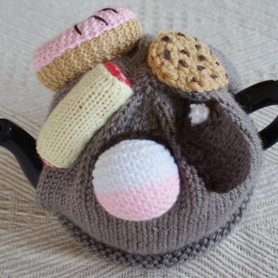 Tea Cosy, Cosie Hand Knitted Cakes 