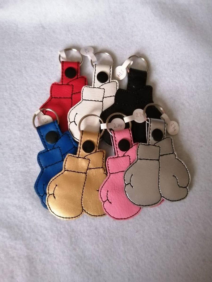274. Boxing gloves keyring.
