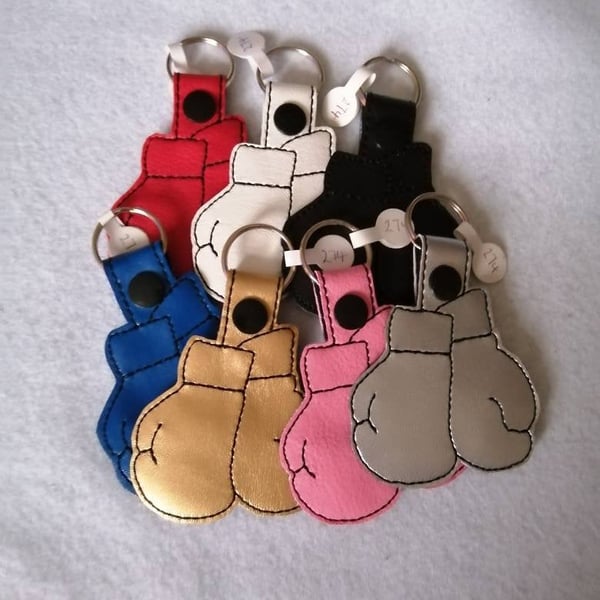 274. Boxing gloves keyring.