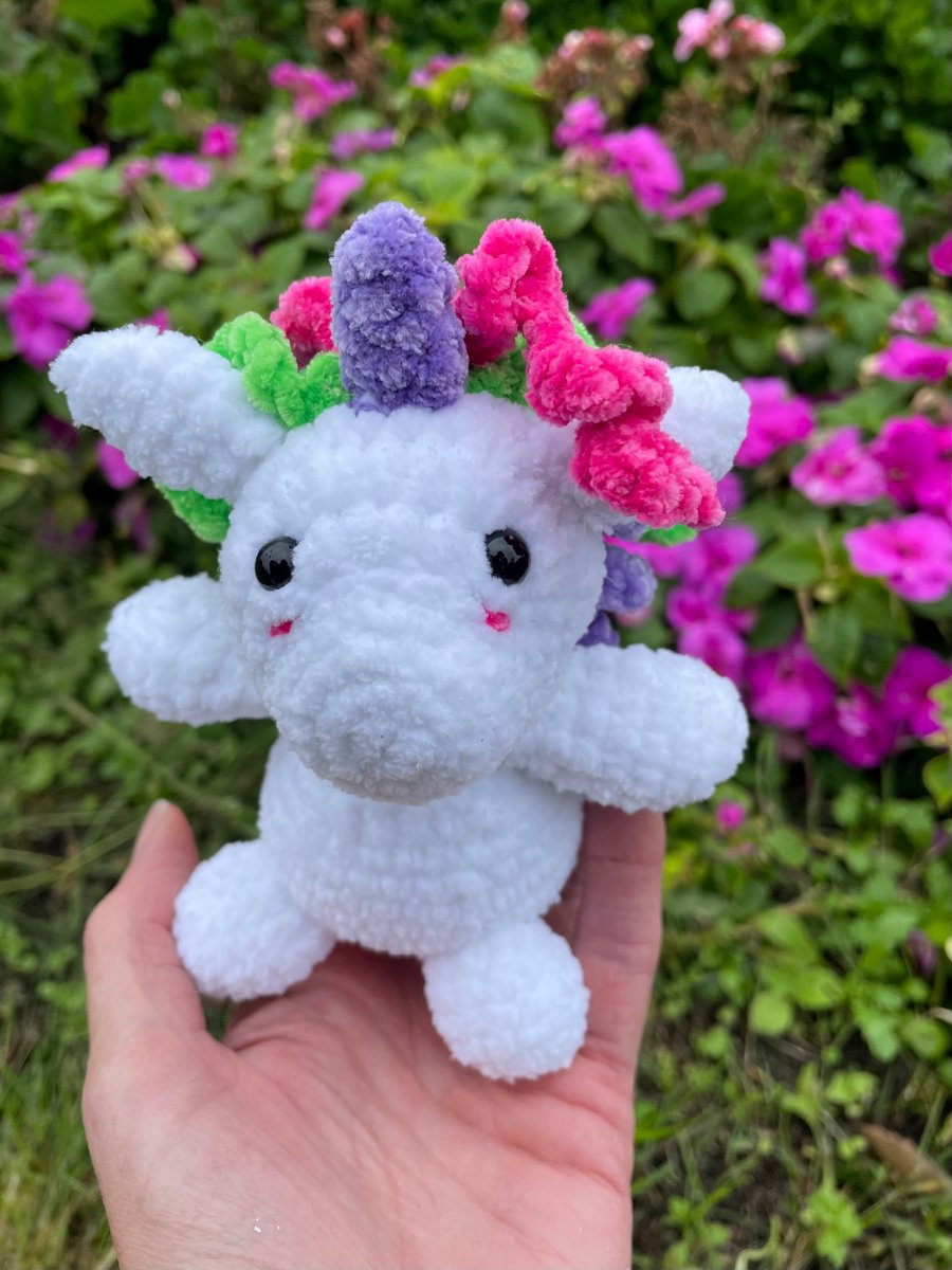 White Plushie Unicorn: Thin Chenille Yarn