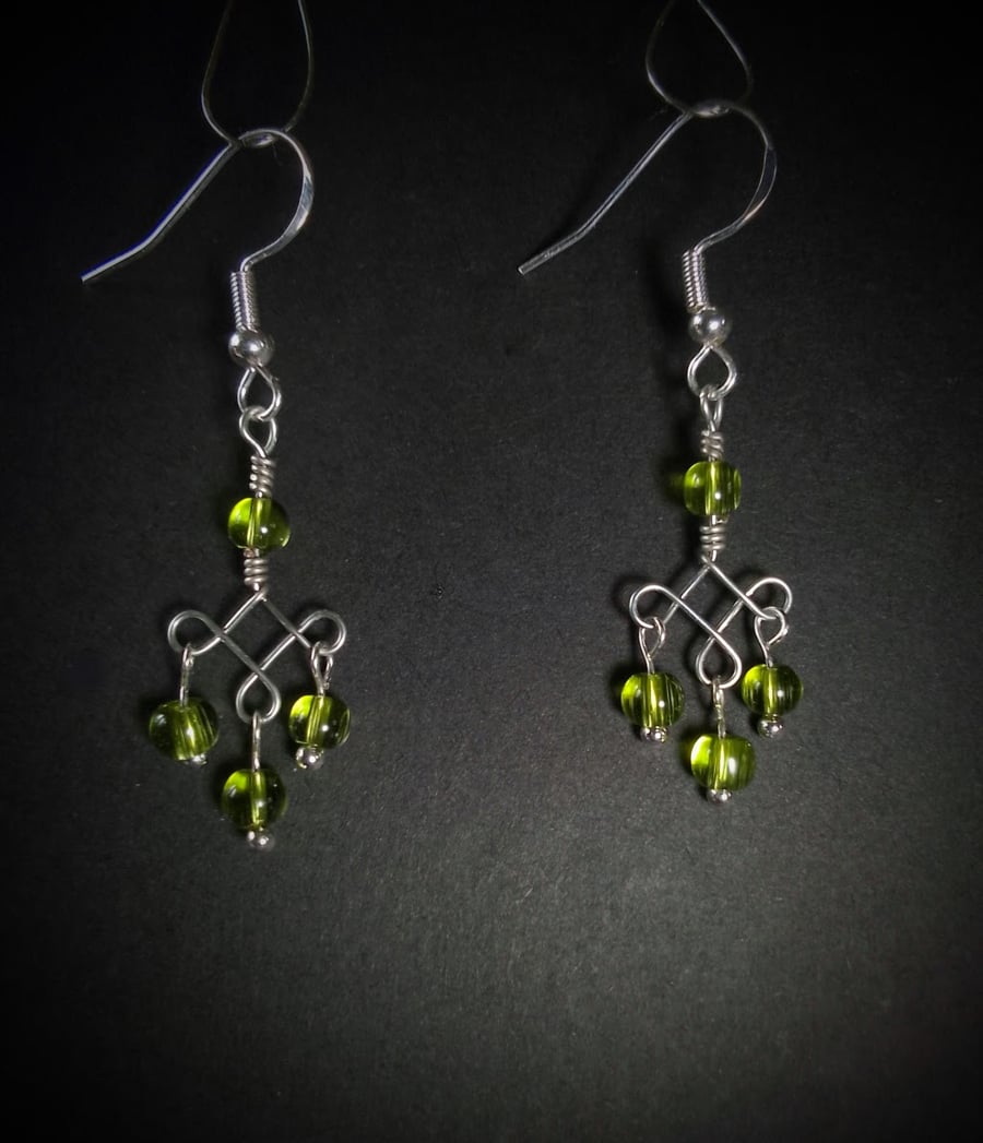 Delicate wire design beaded earrings (pair)