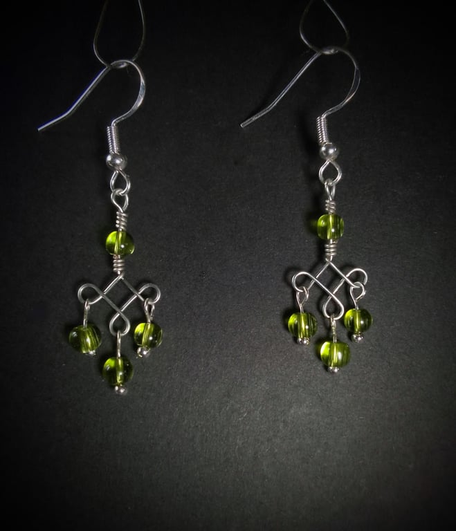 Delicate wire design beaded earrings (pair)