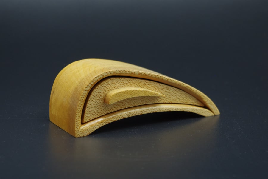 Handmade small wooden trinket, keepsake, jewel box. Sycamore bandsaw box.