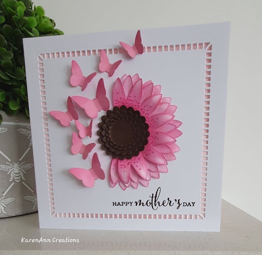  Pink daisy and butterflies Mother's day card