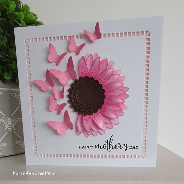  Pink daisy and butterflies Mother's day card