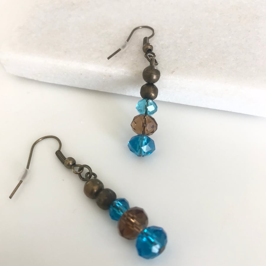 FREE P&P turquoise & brown faceted glass dangle earrings 