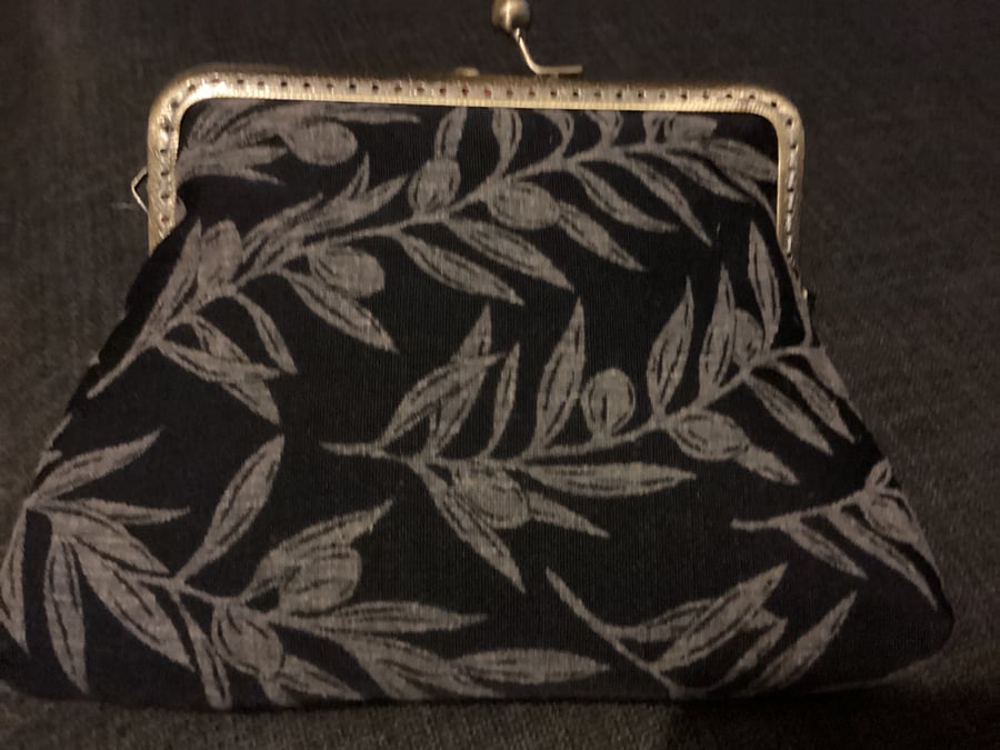 Dark Grey with light grey leaves and berries clasp purse