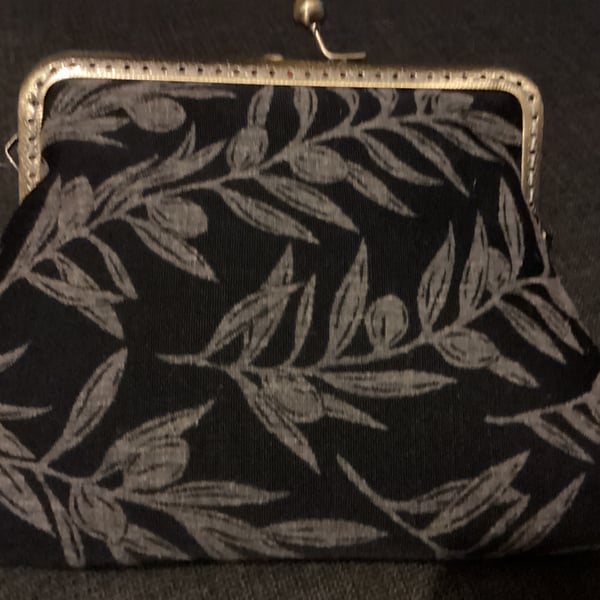Dark Grey with light grey leaves and berries clasp purse