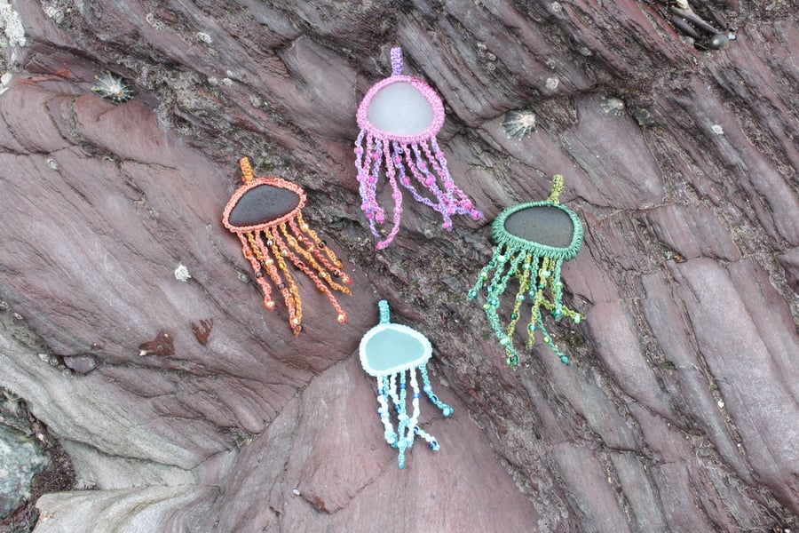 Macramé Sea Glass Jellyfish 