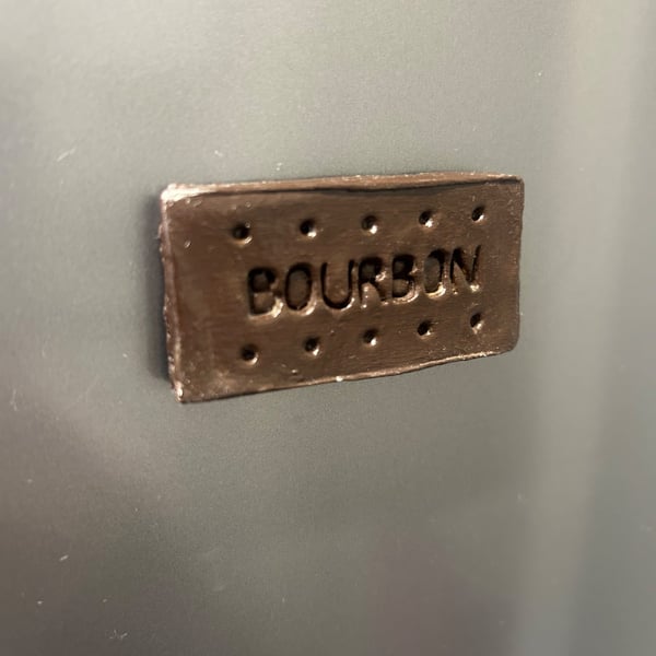 Bourbon biscuit magnet
