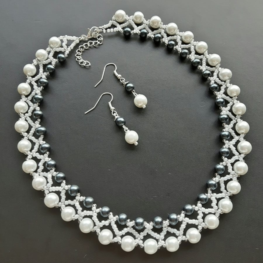 Black & White Pearl Beaded Necklace set 