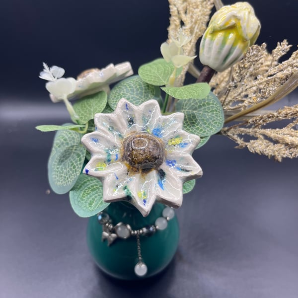 Vase of ceramic flowers 