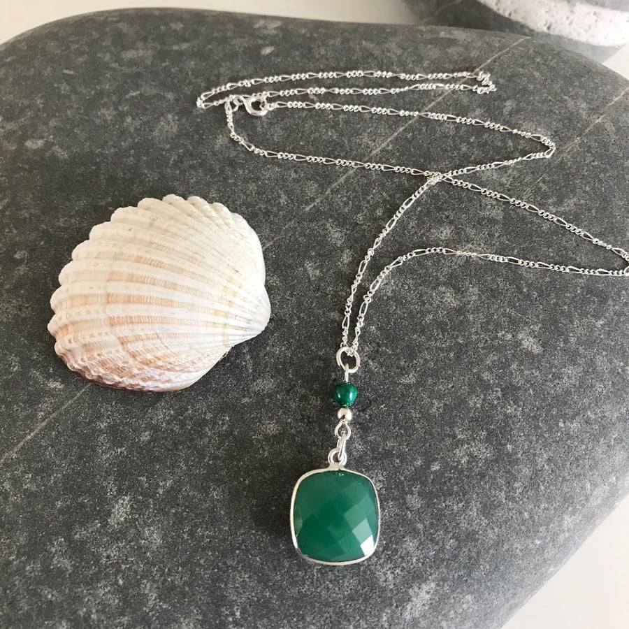 Stylish sea green sterling silver bezel set faceted chrysoprase necklace 