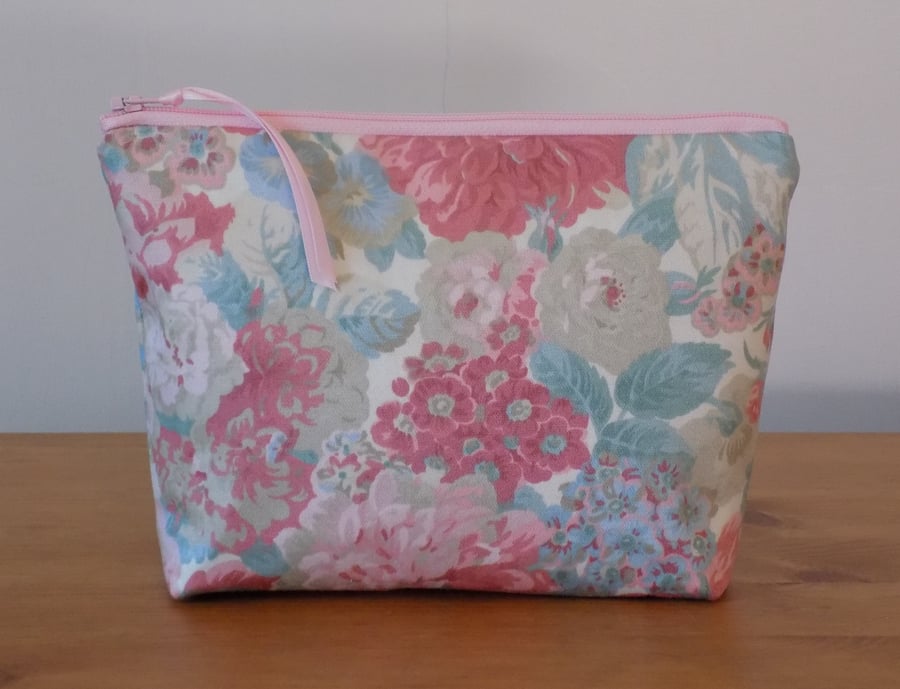 Sanderson ‘Rose & Peony’ Floral Fabric Make Up Bag