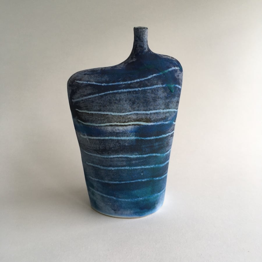 Tracks Bottle in Stoneware Ceramic