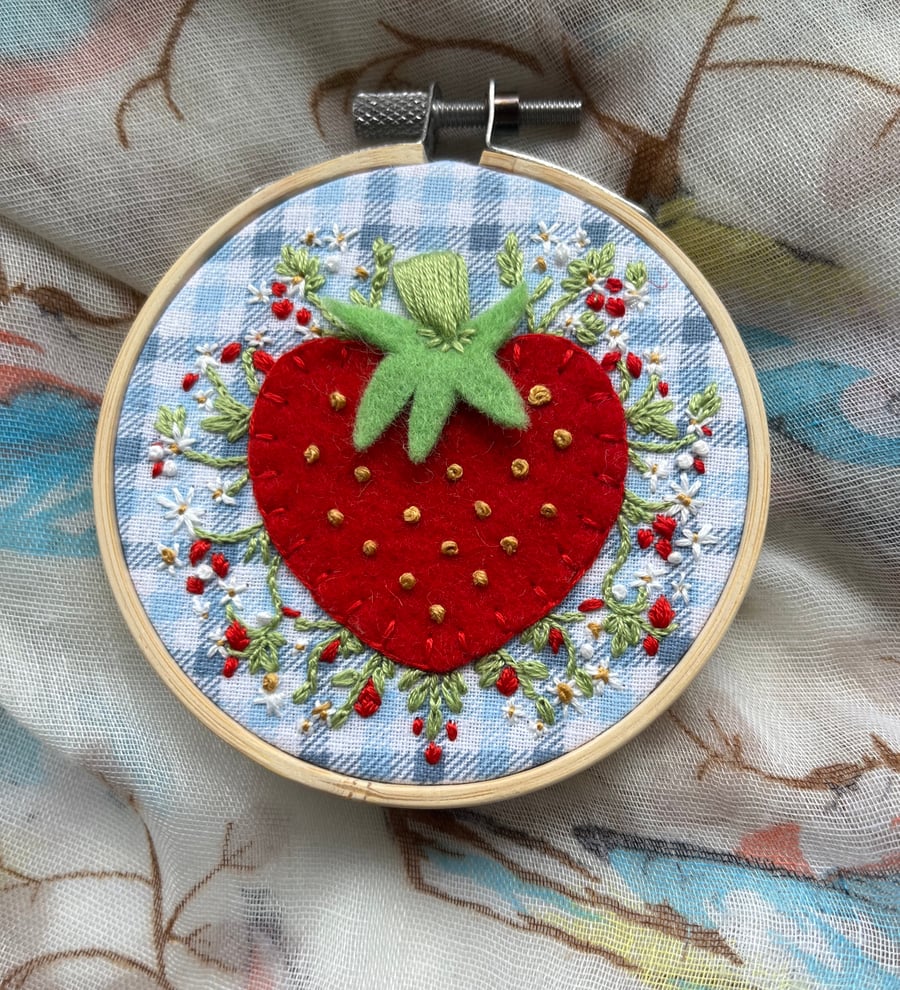 Small Embroidery Hoop - Strawberry Fayre